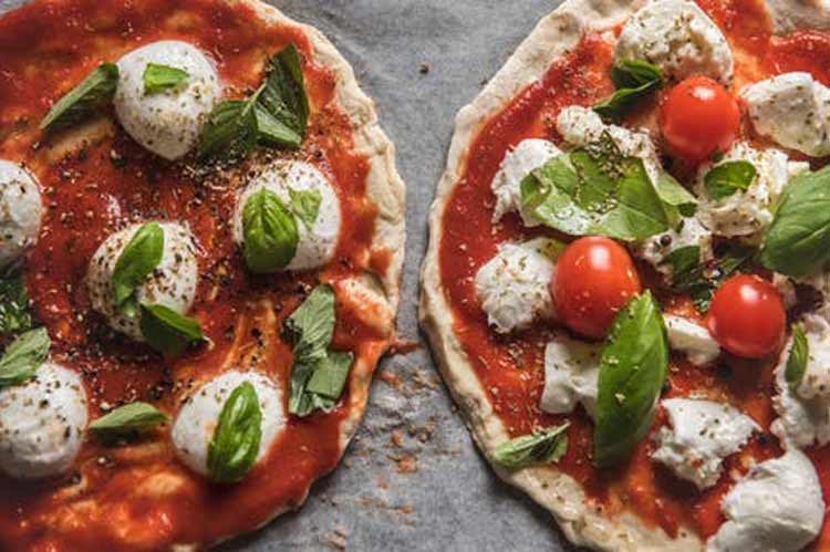 Traditional Italian Pizza Sauce Recipe