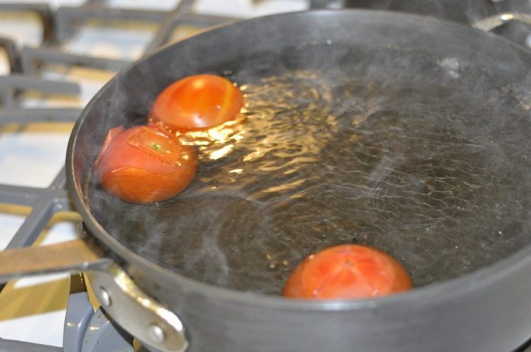 boiling tomatoes