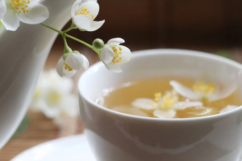 7 Health Benefits Of Jasmine Milk Tea | By Recipedev