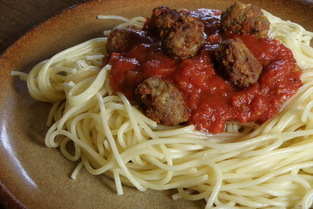 How Many Calories Are In Homemade Pasta With Meat Sauce?