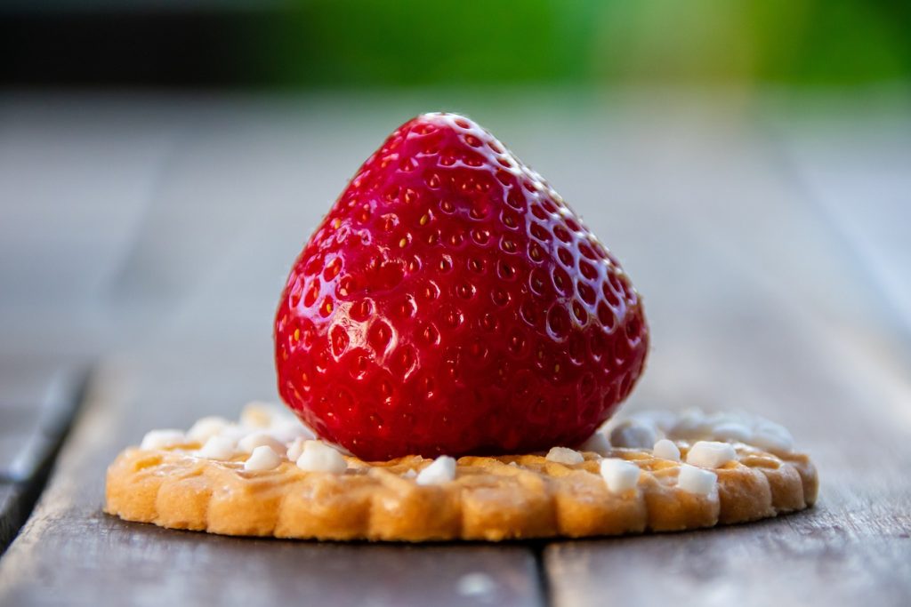 Incredibly Tasty Dessert: Pinch Of Yum Strawberry Cookies | Christmas Delight